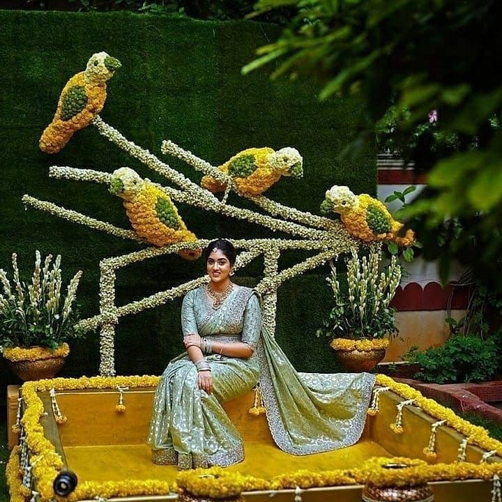 Parrot wedding decor