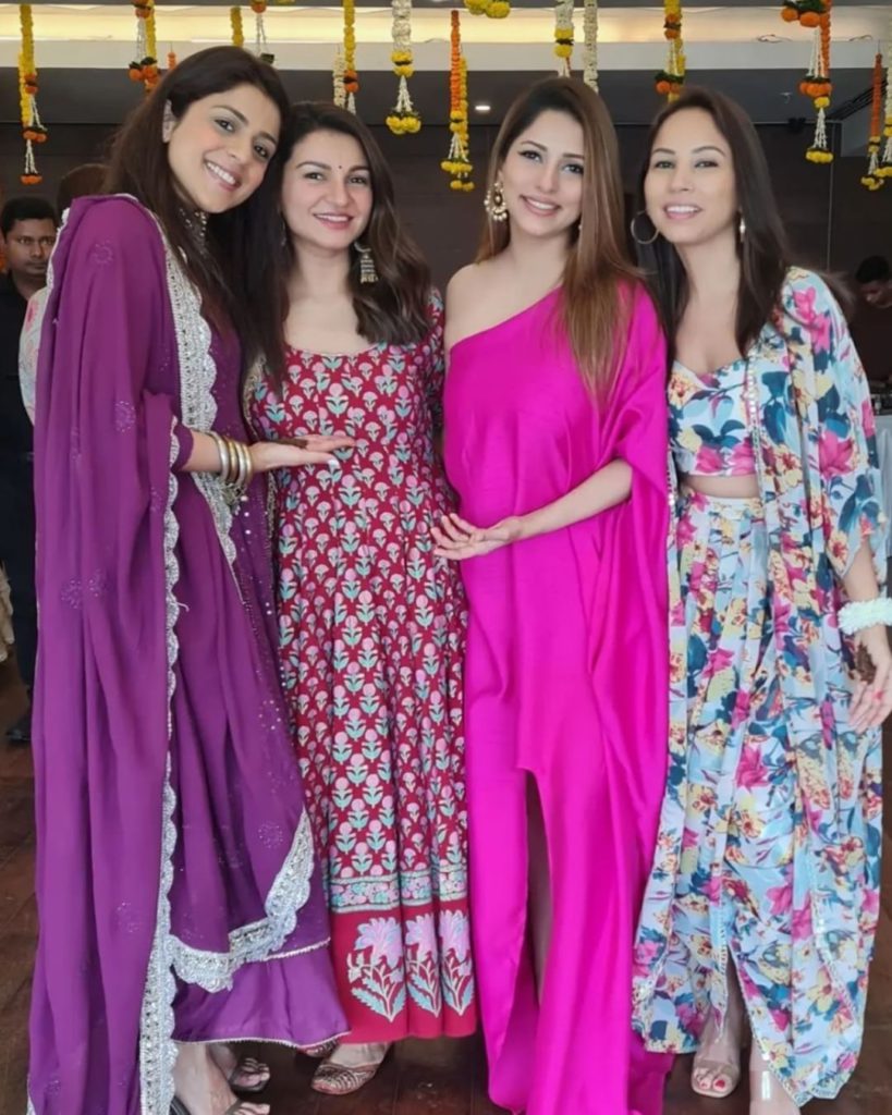 Sonakshi's friends at mehendi ceremony