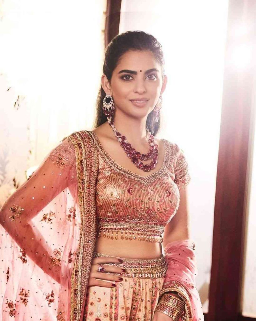 Isha Ambani in Tarun Tahiliani lehenga