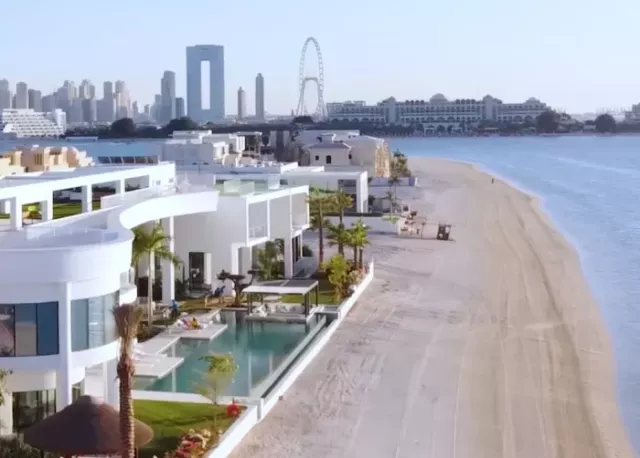 Beach facing villa in Dubai