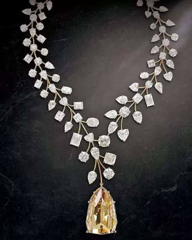 Shloka Mehta 's diamond necklace