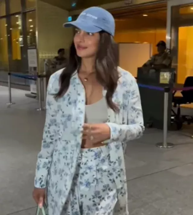 Priyanka's airport look