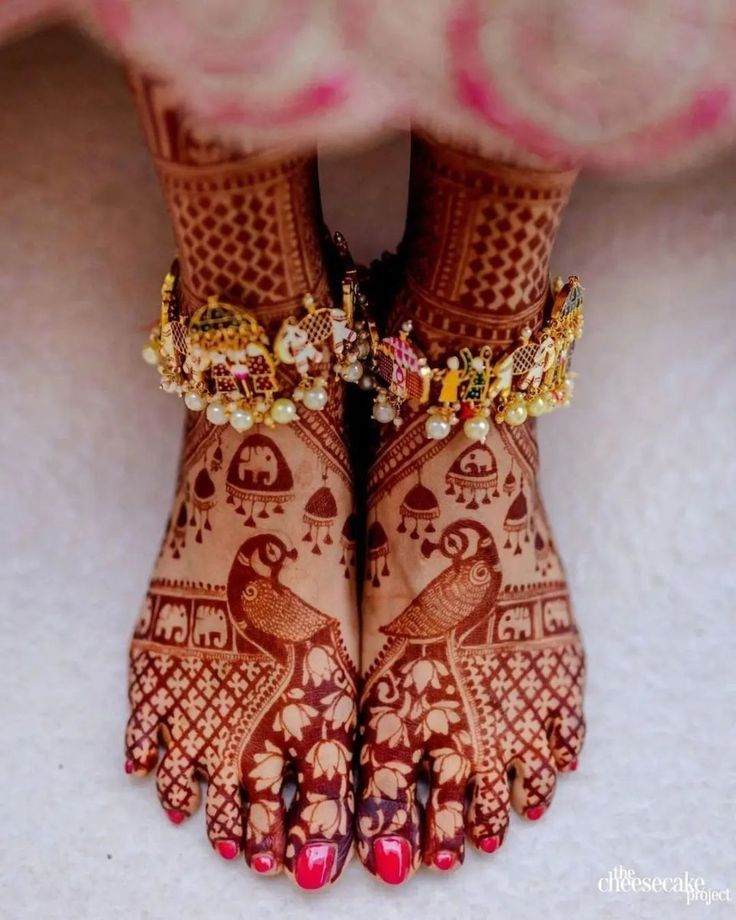 Peacock foot mehndi Design