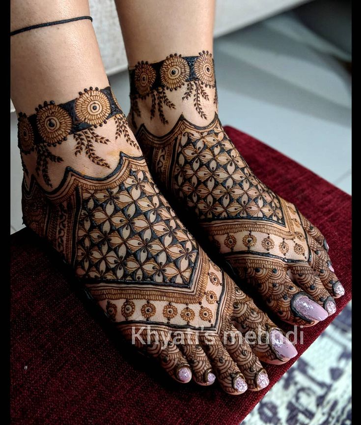 Contemporary mehendi design