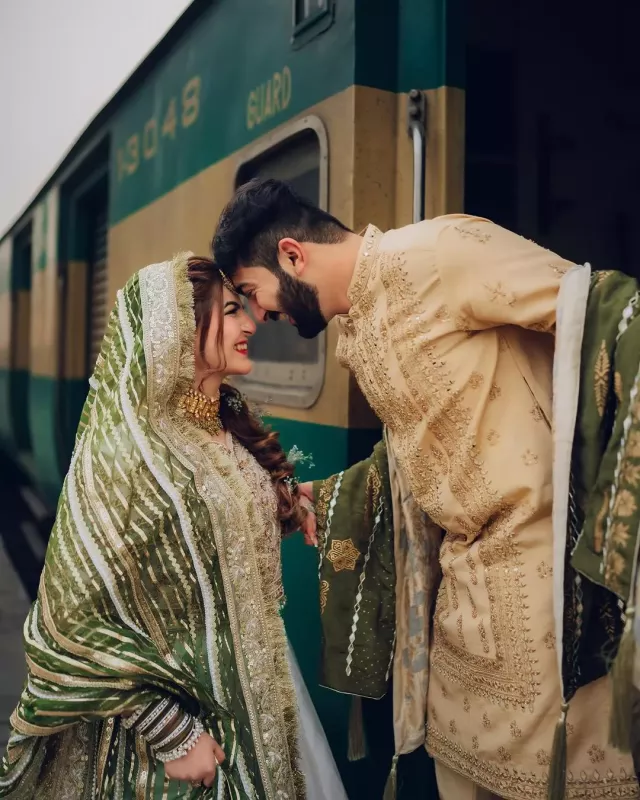 Bride recreates DDLJ scene at Pakistani wedding